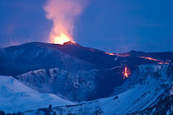 Vulkan Eyjafjallajökull Vulkan Eyjafjallajökull (Bild: Volcanic Eruption Eyjafjallajökull, frid geirsson, CC BY-ND)