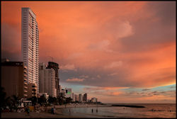 Strand von Cartagena Strand von Cartagena (Bild: Playa de Bocagrande, Cartagena, Colombia, Pedro Szekely, CC BY)