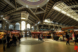 Markthalle in Valencia Markthalle in Valencia (Bild: Phot.Valencia.Market.Hall.01.101026.9580, frankartculinary, CC BY-SA)