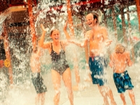 Familie im Badeparadies, Foto: Center Parcs