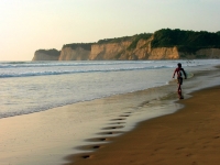 Canoa Surf-Paradies, Foto: Ministerio de Turismo del Ecuador
