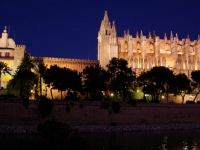 Mallorca de Nit / Mallorca by night, SBA73 [CC BY-SA]