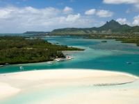 Mauritius Blick auf Ile aux Cerfs Sandbank mit Festland, Foto: (c) MTPA Bamba