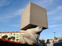 TÃTE AU CARRÃ, Foto: A.ISSOCK