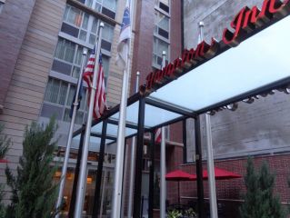 Hampton Inn United Nations - Reiseangebote