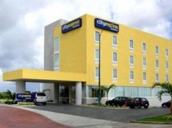 City Express Cancun - Reiseangebote