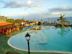 Swimming Pool auf La Gomera  (Bild: greenacre8, CC BY)