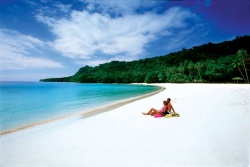 Romantik pur: Pärchen am einsamen Strand, Foto: Vanuatu Tourism Office  (Bild: Vanuatu Tourism Office)