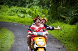 Einwohner der Cook Islands: Lebenslustig und gut gelaunt  (Bild: Kirklandphotos)