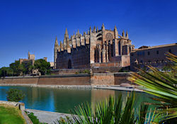 Kathedrale auf Mallorca  (Bild: La Seu, The Cathedral of Santa Maria of Palma, Tobias Lindmann, CC BY)