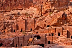 Petra in Jordanien  (Bild: Jordan-18A-057 - Then end is so near, but yet so far, Dennis Jarvis, CC BY-SA)