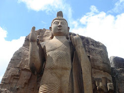 (Bild: Aukana Buddha, Ikmal, CC BY)