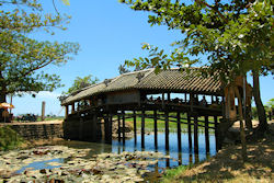 (Bild: Thanh Toan Covered Bridge, Bernard Tey, CC BY-ND)